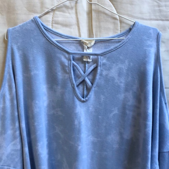 Tie-Dye Cold Shoulder Top - Picture 2 of 6